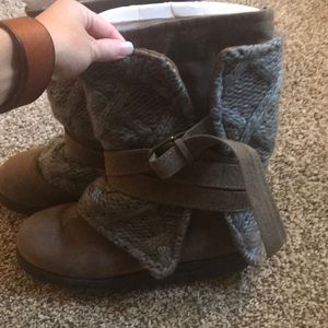 Brand new sweater boots